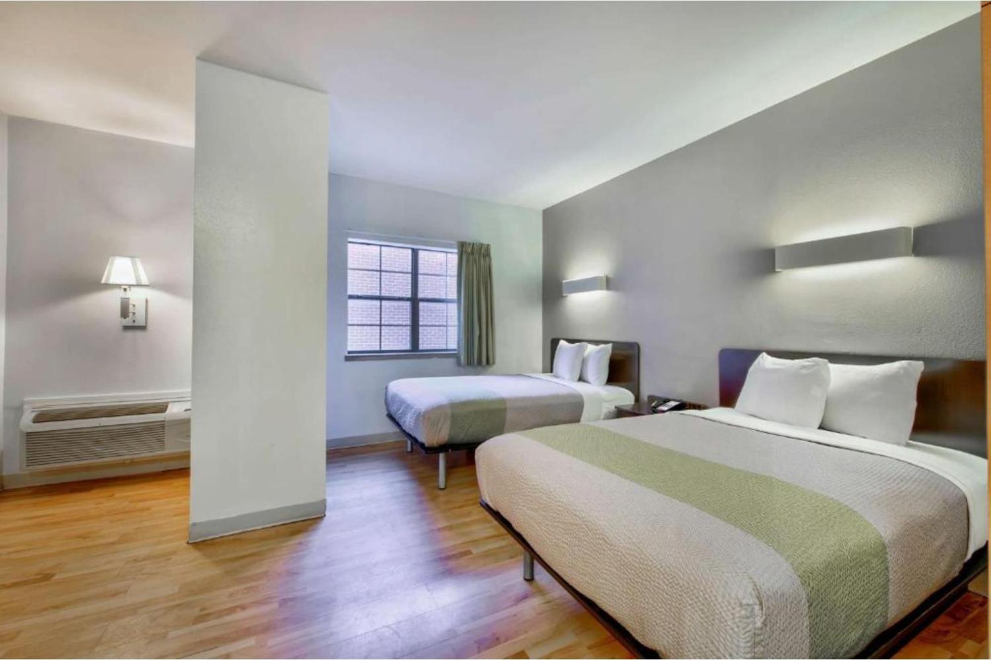 Oyo Townhouse Beaumont Medical Center Area Hotel ภายนอก รูปภาพ