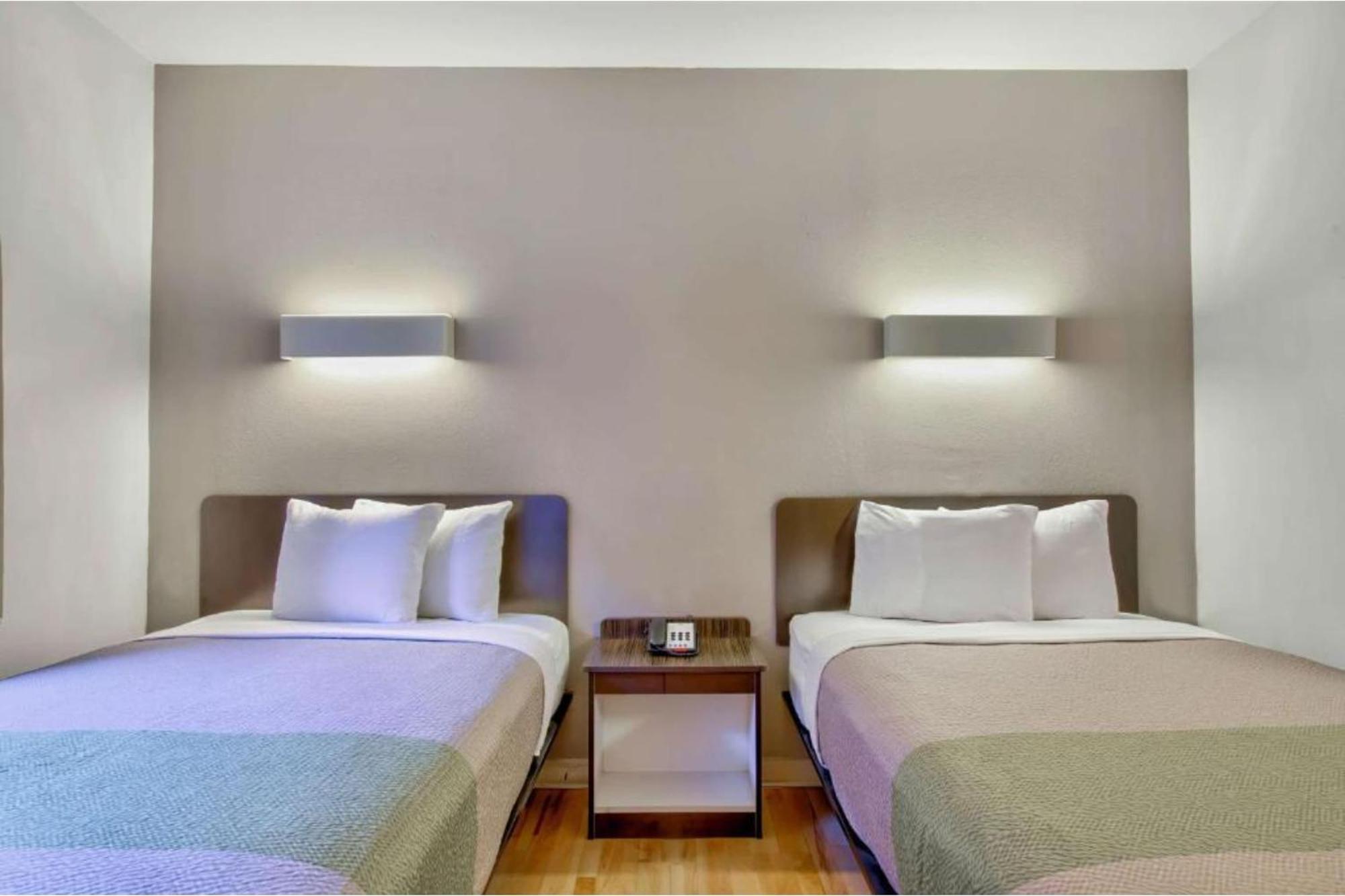 Oyo Townhouse Beaumont Medical Center Area Hotel ภายนอก รูปภาพ