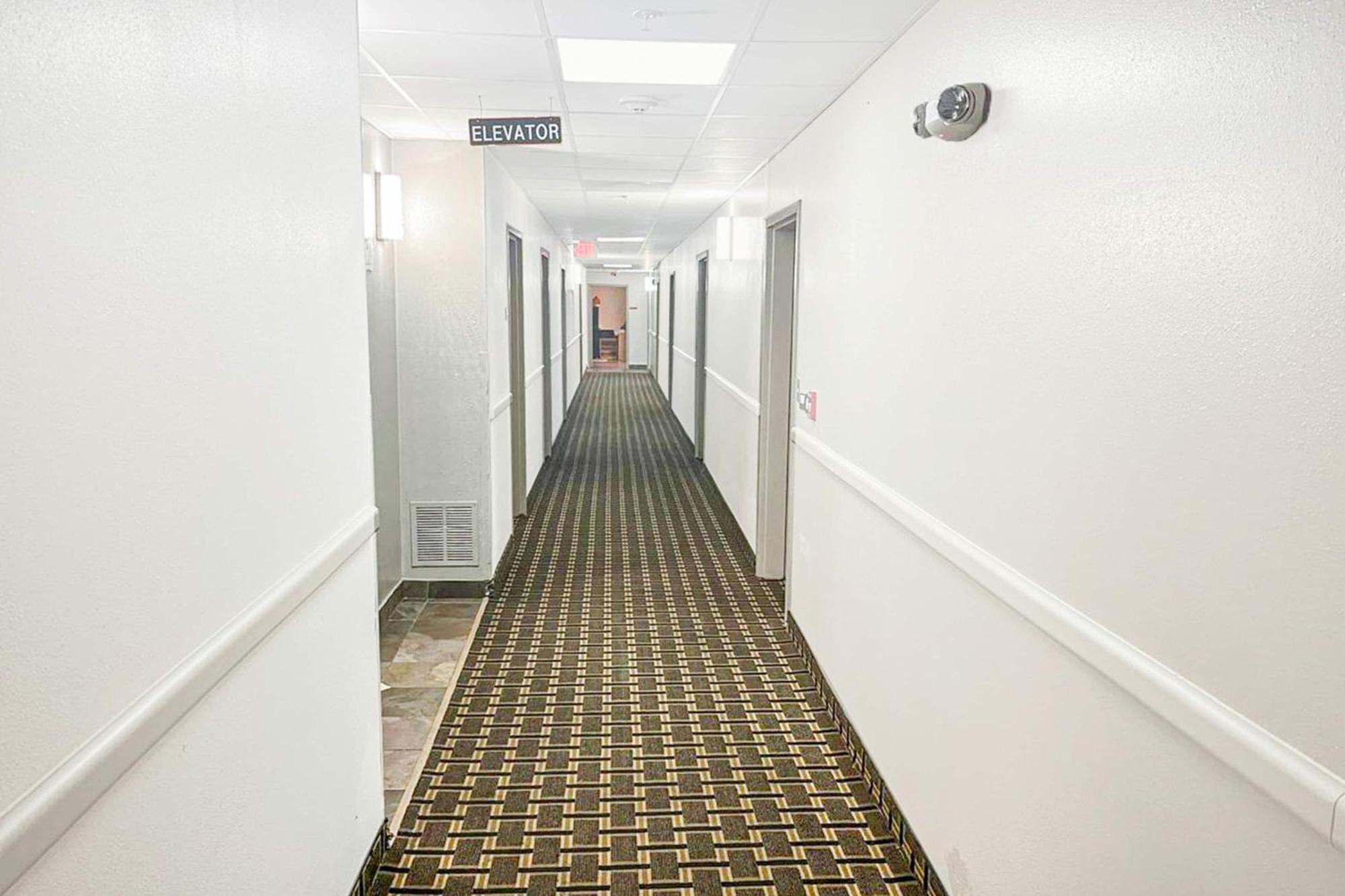 Oyo Townhouse Beaumont Medical Center Area Hotel ภายนอก รูปภาพ