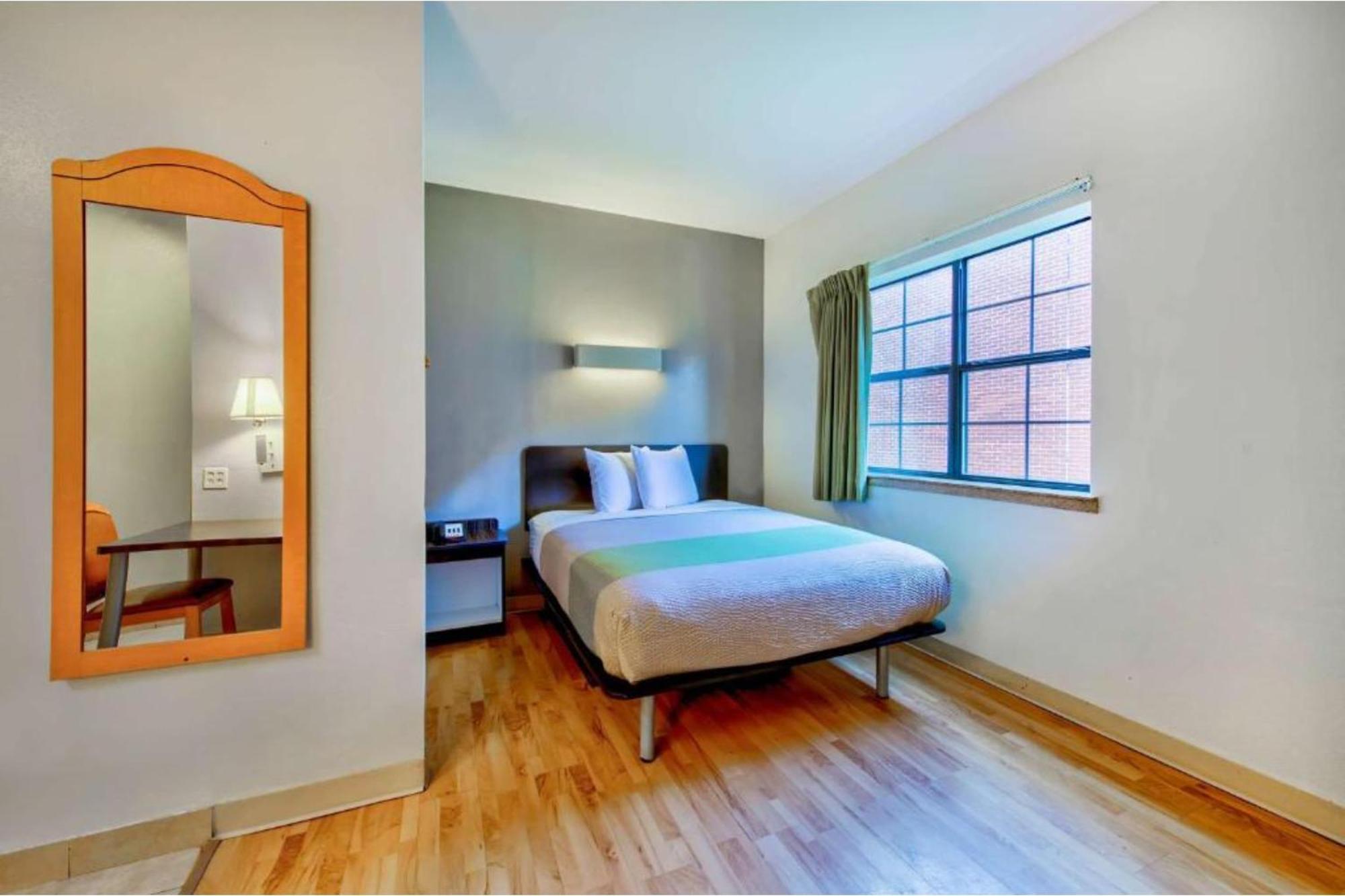 Oyo Townhouse Beaumont Medical Center Area Hotel ภายนอก รูปภาพ